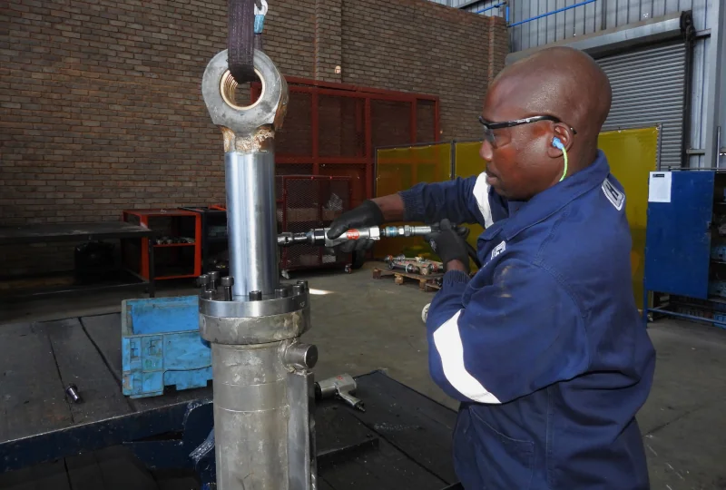 Hydraulic Cylinder Repairs & Manufacturing